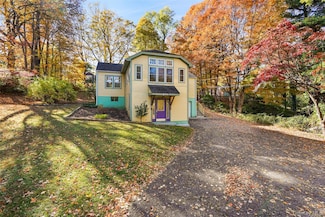 1 Wood Rd, Croton On Hudson, NY 10520