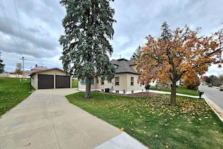 170 1st St SW, Spring Grove, MN 55974