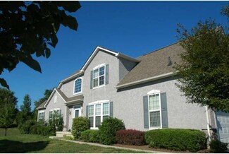15 Bartons Mill Dr, Washington Crossing, PA 18977