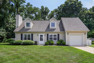 5 Simek Ln, Port Monmouth, NJ 07758