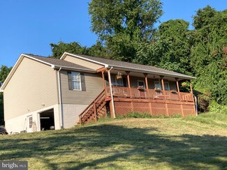 943 King David Dr, Linden, VA 22642