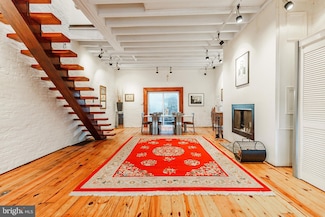 225 Montrose St, Philadelphia, PA 19147