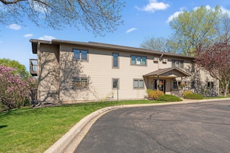 6601 Buckley Cir Unit 106, Inver Grove Heights, MN 55076