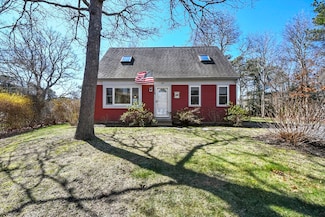 55 McGee Dr, Hyannis, MA 02601