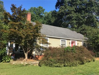 546 5th St SW, Hickory, NC 28602