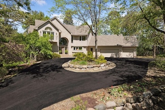 12200 Hilloway Rd W, Hopkins, MN 55305