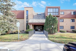 1011 41st Ave NE Unit 306, Columbia Heights, MN 55421