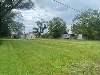 5306 SW Lakefront Ln S, Saint Joseph, MO 64504