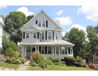 19 Moore Ave, Worcester, MA 01602