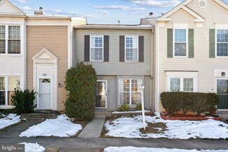 7107 Strawn Ct, Alexandria, VA 22306