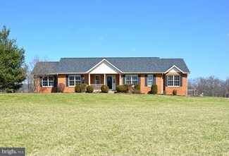 34366 Hollow Oak Rd, Bluemont, VA 20135