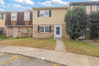 1866 Olde Buckingham Rd, Hampton, VA 23669