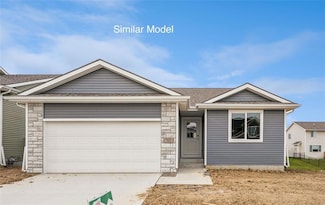 2100 White Oak Ln, Granger, IA 50109