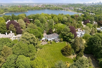 24 Essex Rd, Chestnut Hill, MA 02467