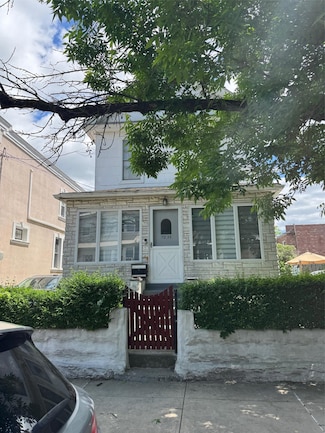 70-33 72nd Place, Flushing, NY 11385