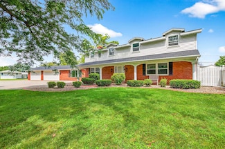 216 E Main St, Hortonville, WI 54944