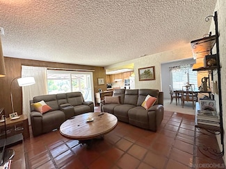 2235 Hutchison St, Vista, CA 92084
