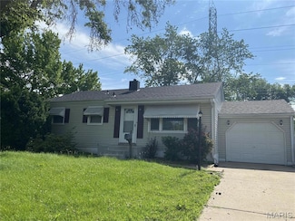 680 Saint Edith Ln, Florissant, MO 63031