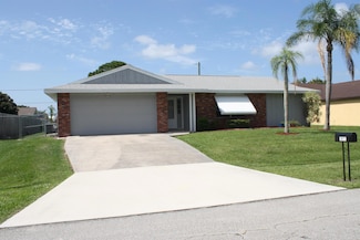 1671 SE Minorca Ave, Port Saint Lucie, FL 34952