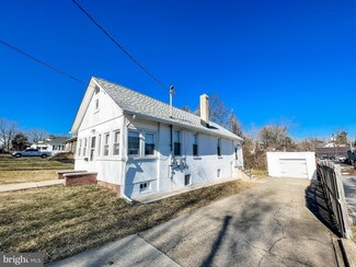2 Delaware Ave, Claymont, DE 19703