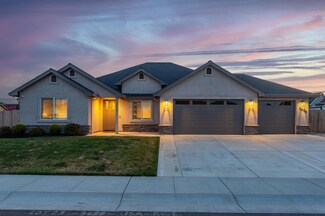 3688 Sampras Dr, Redding, CA 96002