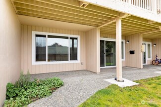 1188 SE Pioneer Way Unit 102, Oak Harbor, WA 98277