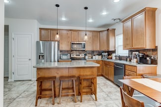 1424 Stone Meadow Dr, West Jordan, UT 84088