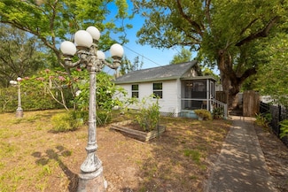 1216 E Lambright St, Tampa, FL 33604