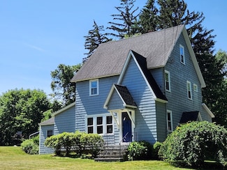52 Walnut St, Shrewsbury, MA 01545