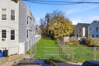 12 Bostwick Ave, Jersey City, NJ 07305