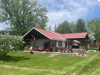 84 Highland Flats Rd, Naples, ID 83847