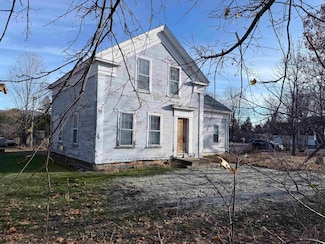 4 Barnum St, Milton, VT 05468