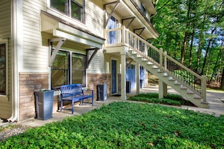 401 Stickney Ridge Rd, Grand Haven, MI 49417