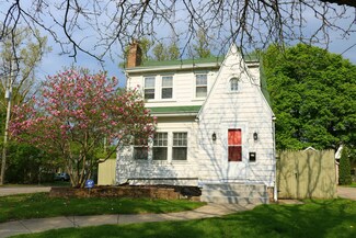 703 N Magnolia Ave, Lansing, MI 48912