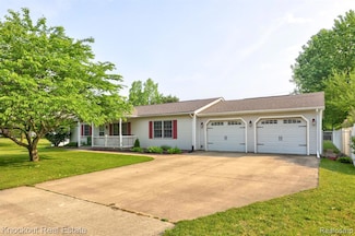966 Athletic St, Vassar, MI 48768