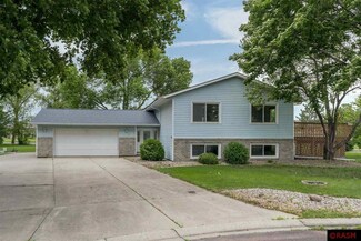 118 118 Martin Cir, Mankato, MN 56001