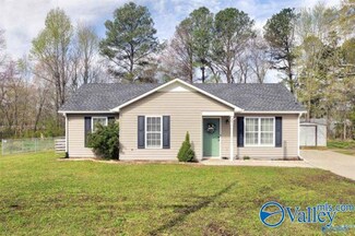 1613 Vest St SW, Hartselle, AL 35640