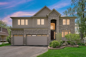 731 W Kenilworth Ave, Palatine, IL 60067