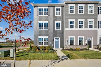 387 Eclipse St, Charles Town, WV 25414