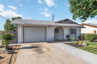 4003 E El Monte Way, Fresno, CA 93702