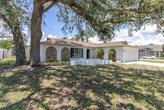 1402 Tallahassee Dr, Tarpon Springs, FL 34689