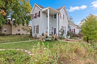 427 N Sycamore St, Fairmount, IN 46928