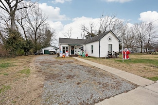 417 W Broadway St, Harrodsburg, KY 40330