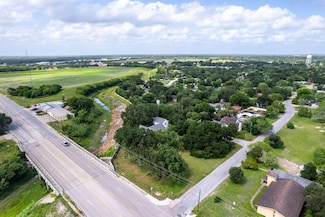 1100 N Johnson St, Alice, TX 78332