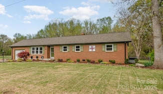 424 Mirror Lake Rd, Salisbury, NC 28146