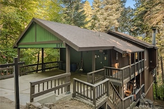 824 Oakmont Ln, Lake Arrowhead, CA 92352