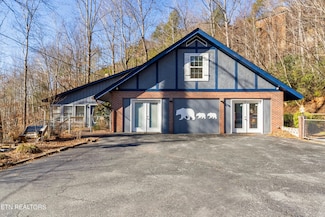 751 Ridge Rd, Gatlinburg, TN 37738