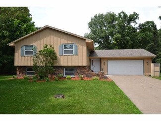 2901 2901 Oakwood Dr, Mounds View, MN 55112