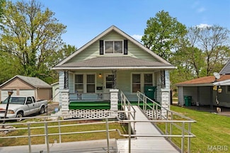 445 Jerome Ln, East Saint Louis, IL 62206