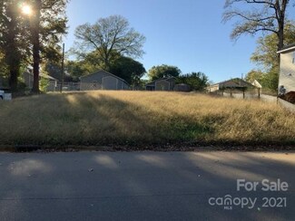 3032 Morning Dr, Charlotte, NC 28208